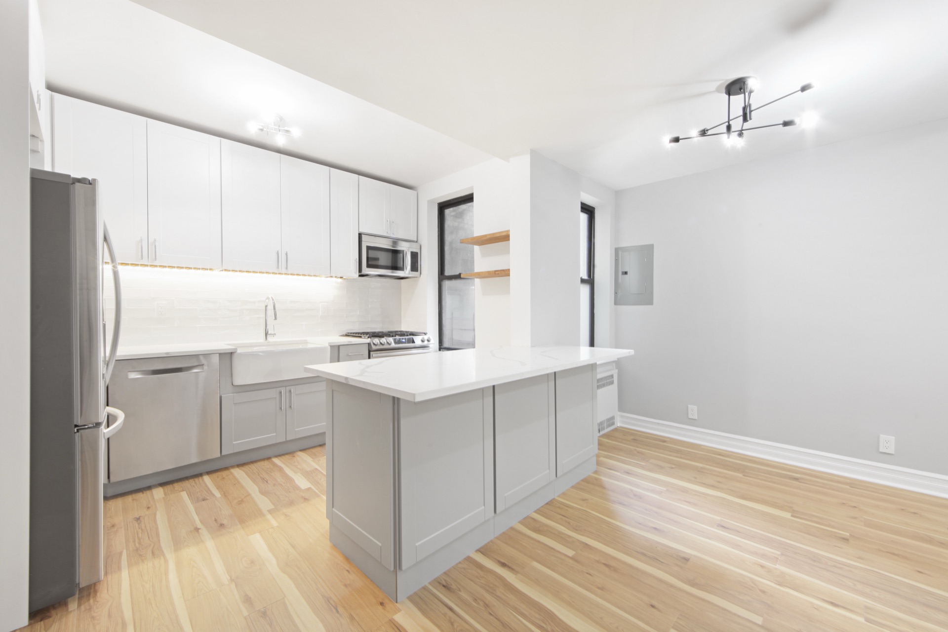 35-36 76th Street - room detail
